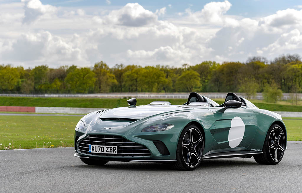 Aston Martin celebrates new era of performance magazine cChic Suisse