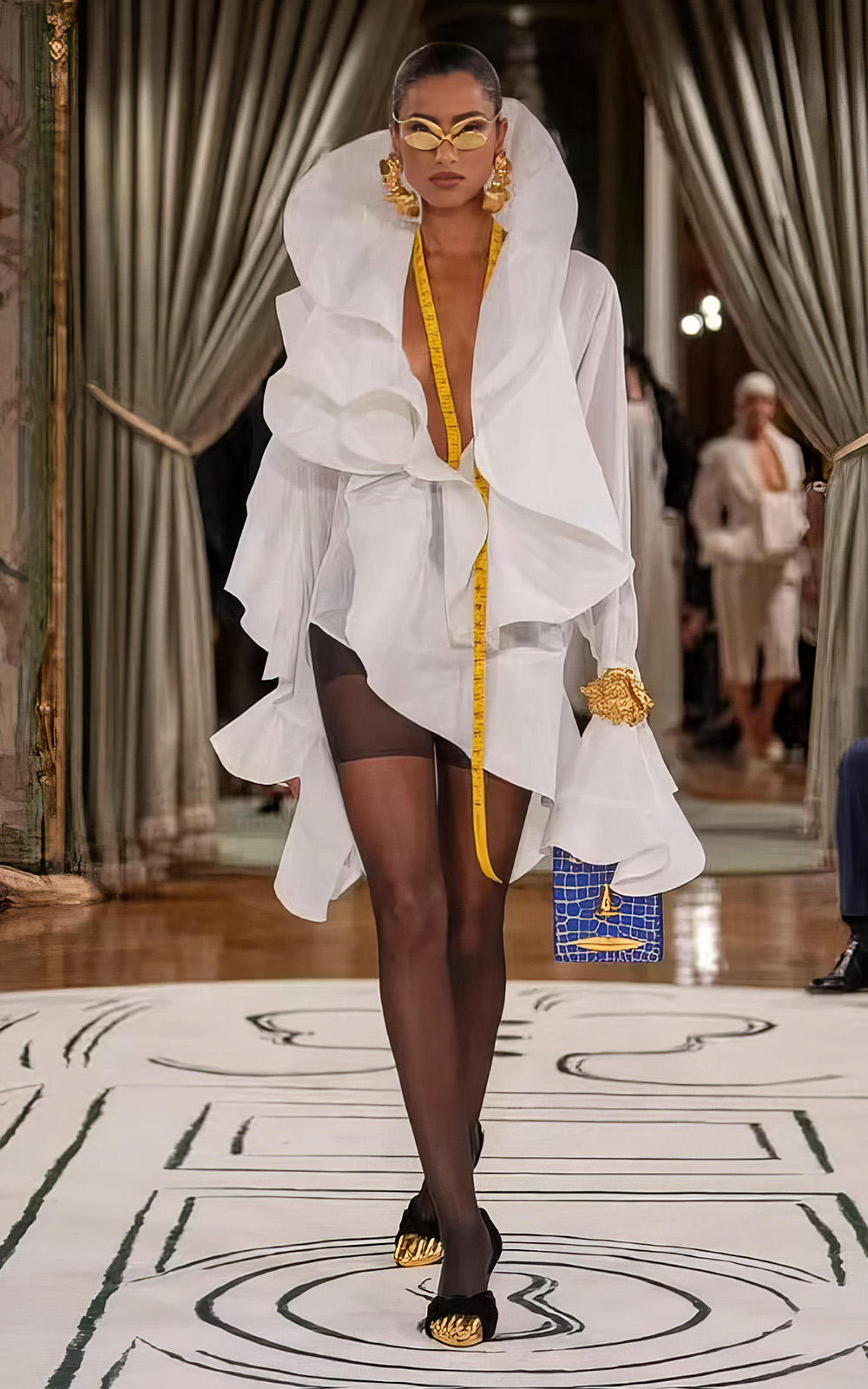 Paris 2023 Fall - Winter cChic Style