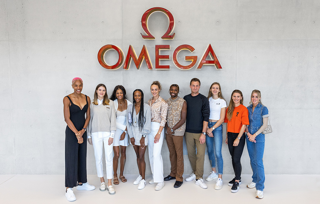 OMEGA - accueille de grands athlètes en visite au siège de sa production