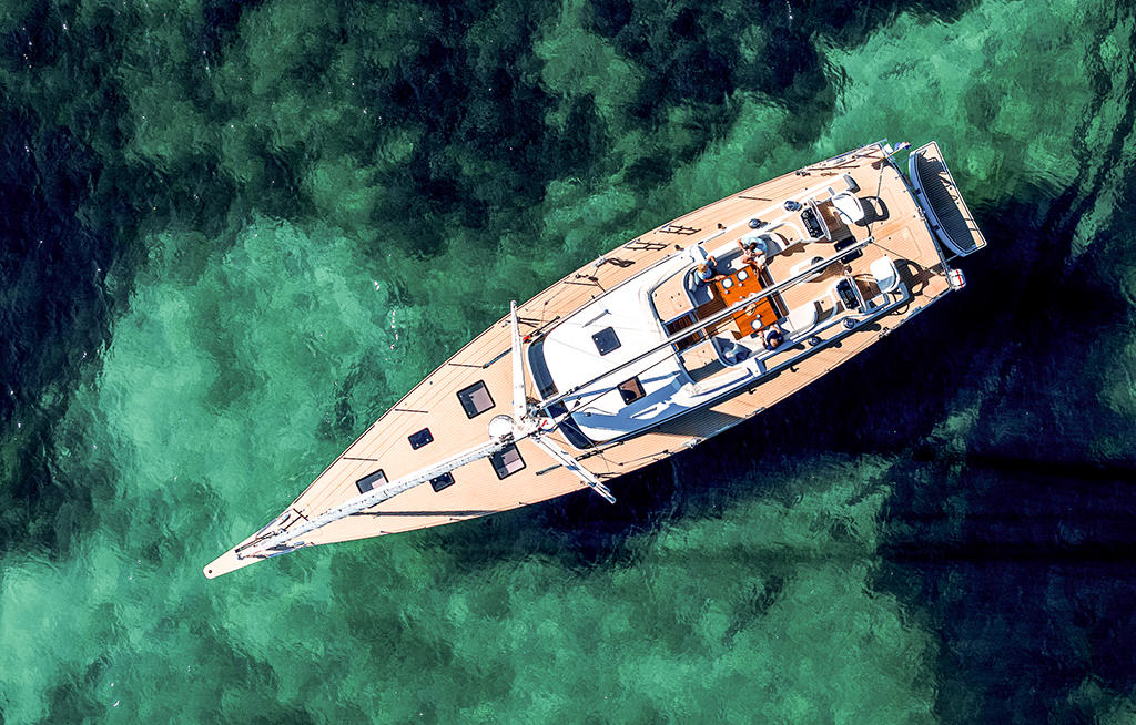 Bentley - Creates bespoke interior for contest yachts new contest 67cs luxury sailing cruiser