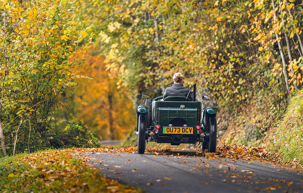 cChic Magazine Suisse - Bentley Blower Jnr - to Premiere in Europe at Retromobile Classic Event
