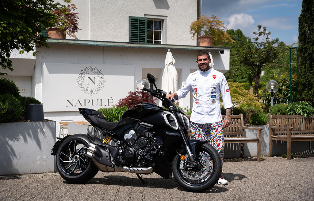 Raffaele Tromiro, fondateur de Napulé et triple champion du monde de pizza devient l’ambassadeur de la marque Ducati en Suisse cChic Magazine - Prestige luxe culture art de vivre