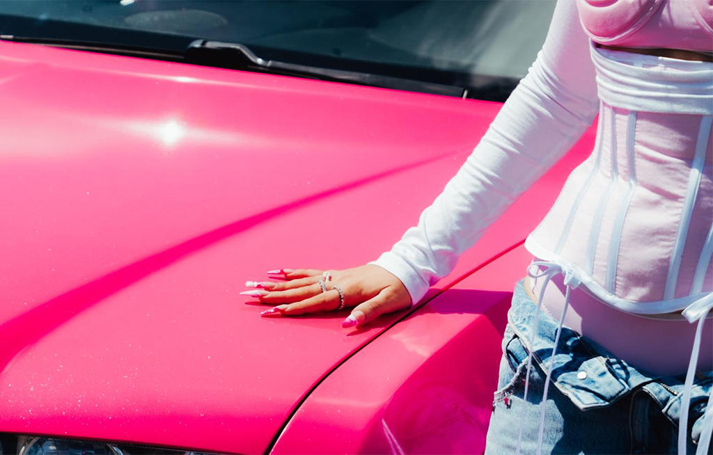 Universal Music badmómzjay veröffentlicht neue Single - Hello Kitty - cChic-Swiss